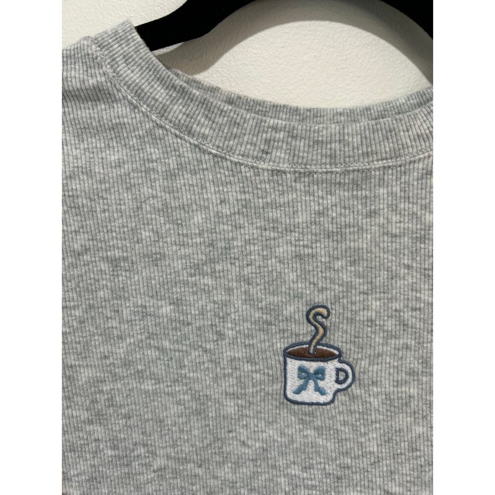 Hollister crop t shirt size XS womens grey coffee patch long sleeve ribbed - Picture 2 of 5